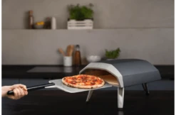 Ooni Pizzaschep Geperforeerd - Perforated Pizza Peel 14 Inch -Keuken Grill ooni pizzaschep geperforeerd perforated pizza peel 1